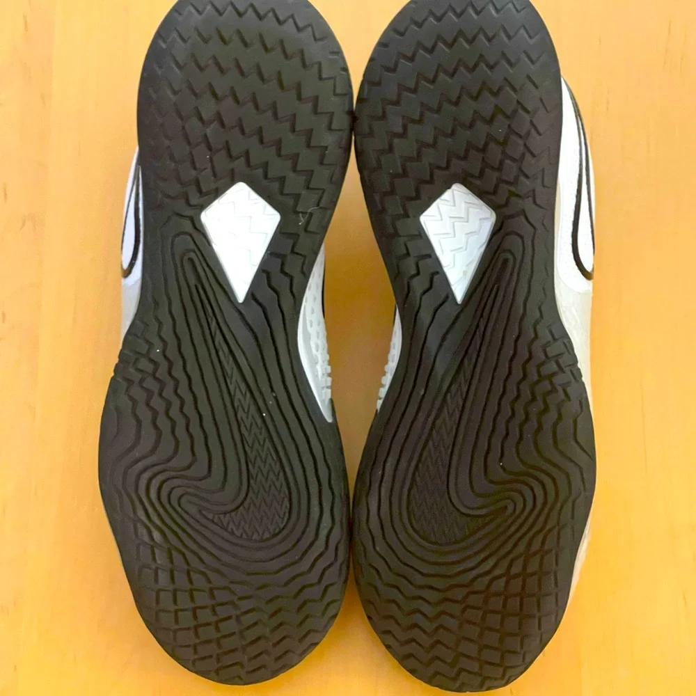 NWOT - NIKE AIR ZOOM VAPOR CAGE 4 HC ATHLETIC SHOES - Picture 4 of 4